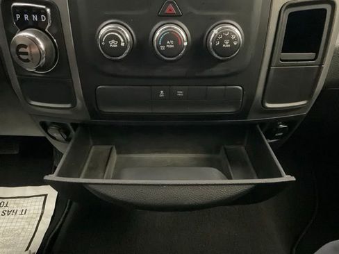 Used 2015 RAM 1500 Express RWD image 17