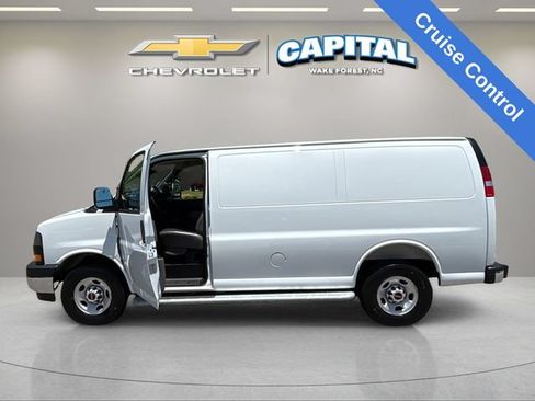 Used 2025 GMC Savana 2500 w/ Driver Convenience Package RWD image 9