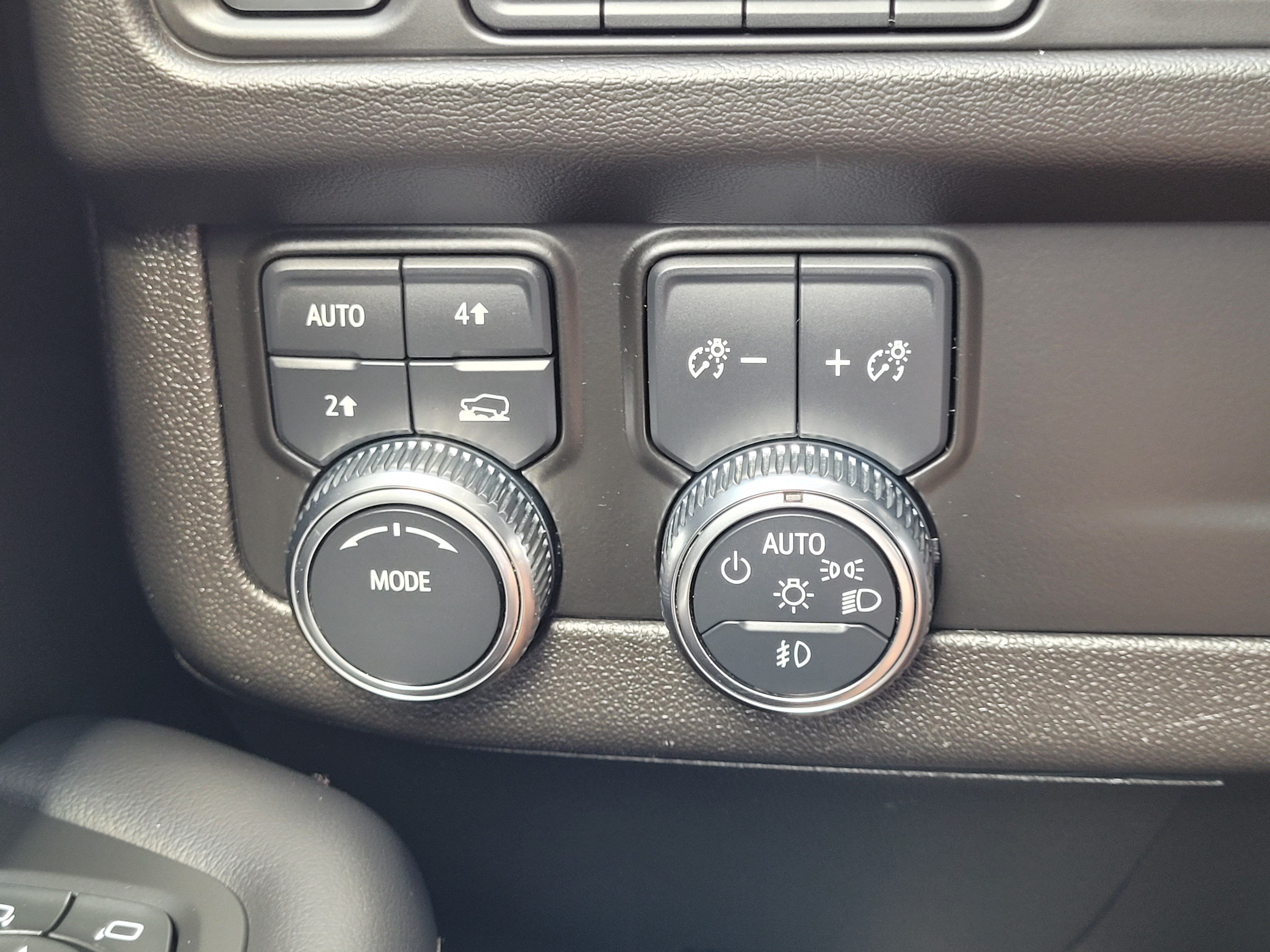Used 2021 GMC Yukon XL SLT w/ SLT Premium Package AWD/4WD image 19