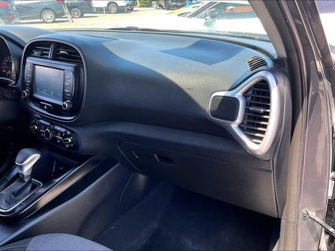 Used 2021 Kia Soul S FWD image 16