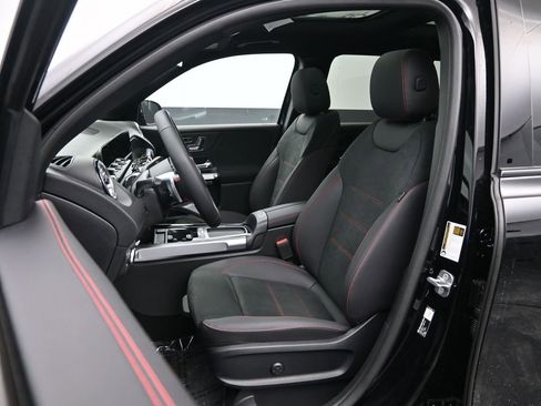 New 2026 Mercedes-Benz GLB 250 4MATIC image 20