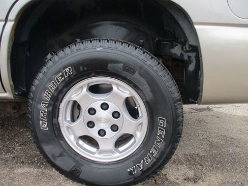 Used 2005 Chevrolet Tahoe LS image 15