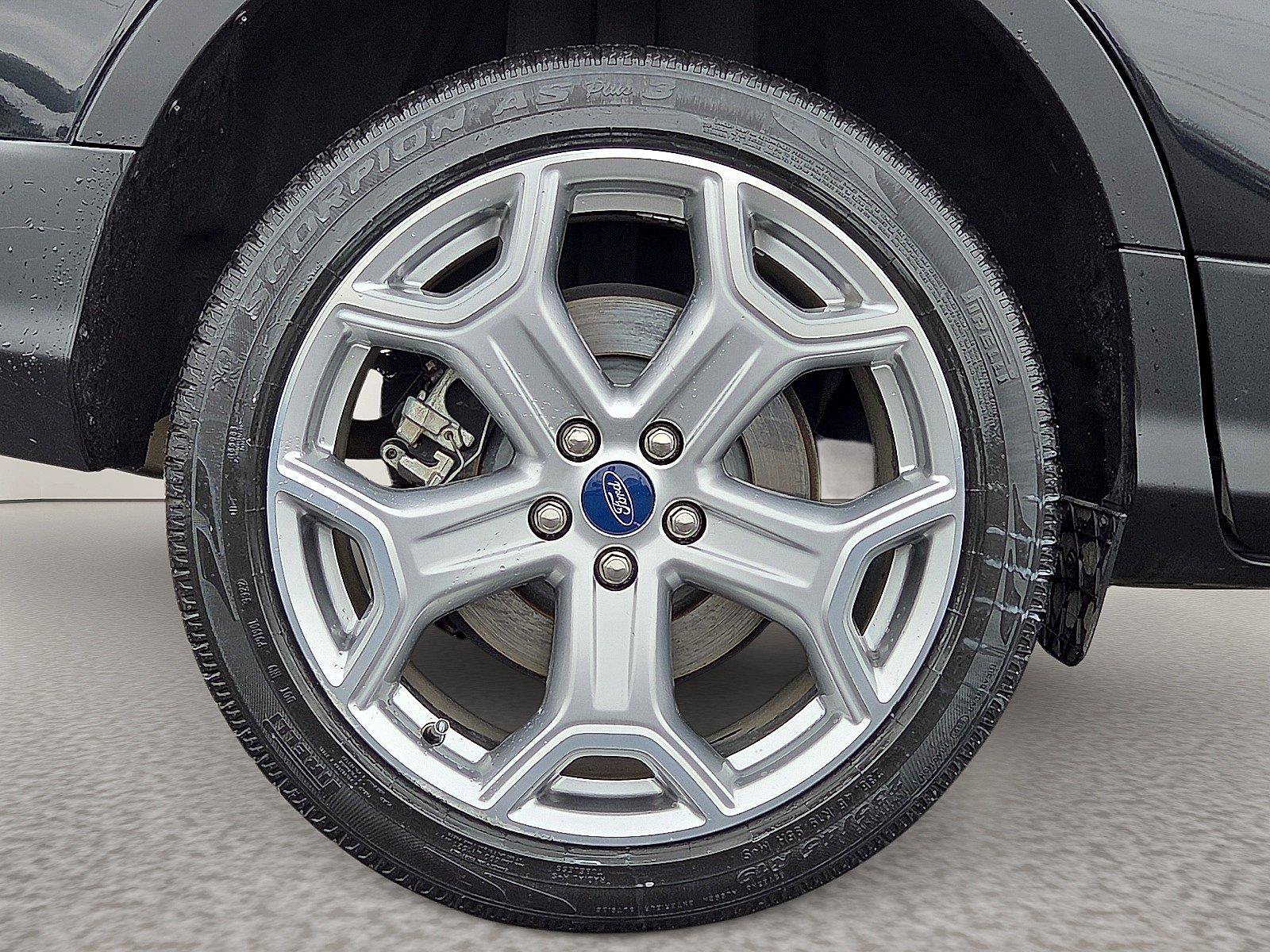 Used 2019 Ford Escape Titanium FWD image 9