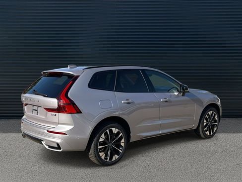 New 2026 Volvo XC60 B5 Plus w/ Protection Package Premier image 5