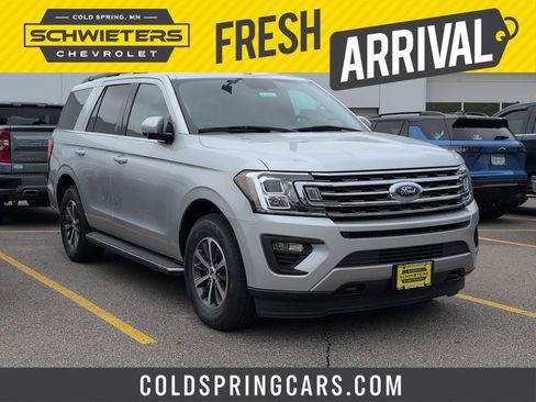 Used 2018 Ford Expedition XLT w/ Equipment Group 202A AWD/4WD image 1