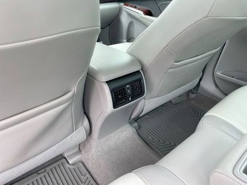 Used 2014 Toyota Camry XLE FWD image 14