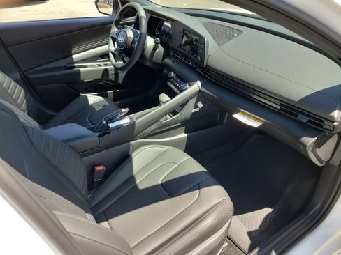 New 2026 Hyundai Elantra SEL Sport FWD image 21