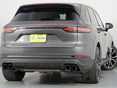 Used 2023 Porsche Cayenne image 5