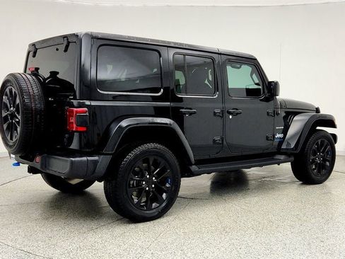 Used 2023 Jeep Wrangler Sahara image 5