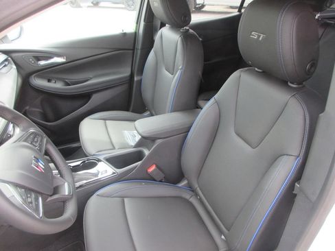 New 2026 Buick Encore GX Sport Touring FWD image 12