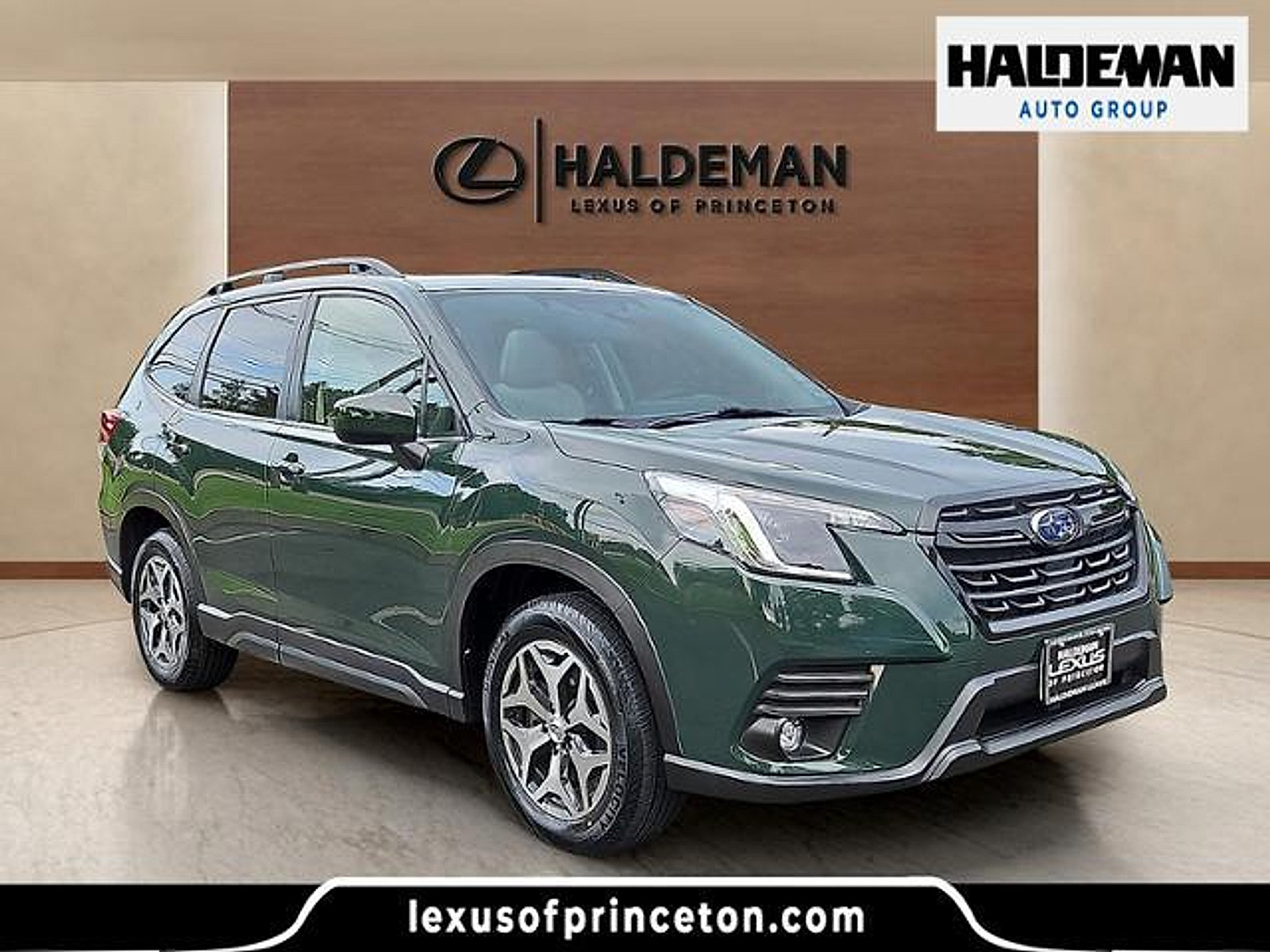 Used 2024 Subaru Forester Premium AWD/4WD image 1