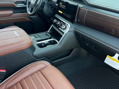 New 2026 GMC Sierra 3500 Denali Ultimate AWD/4WD image 14