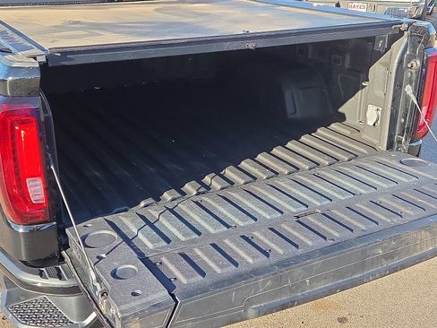 Used 2024 GMC Sierra 1500 AT4X image 8