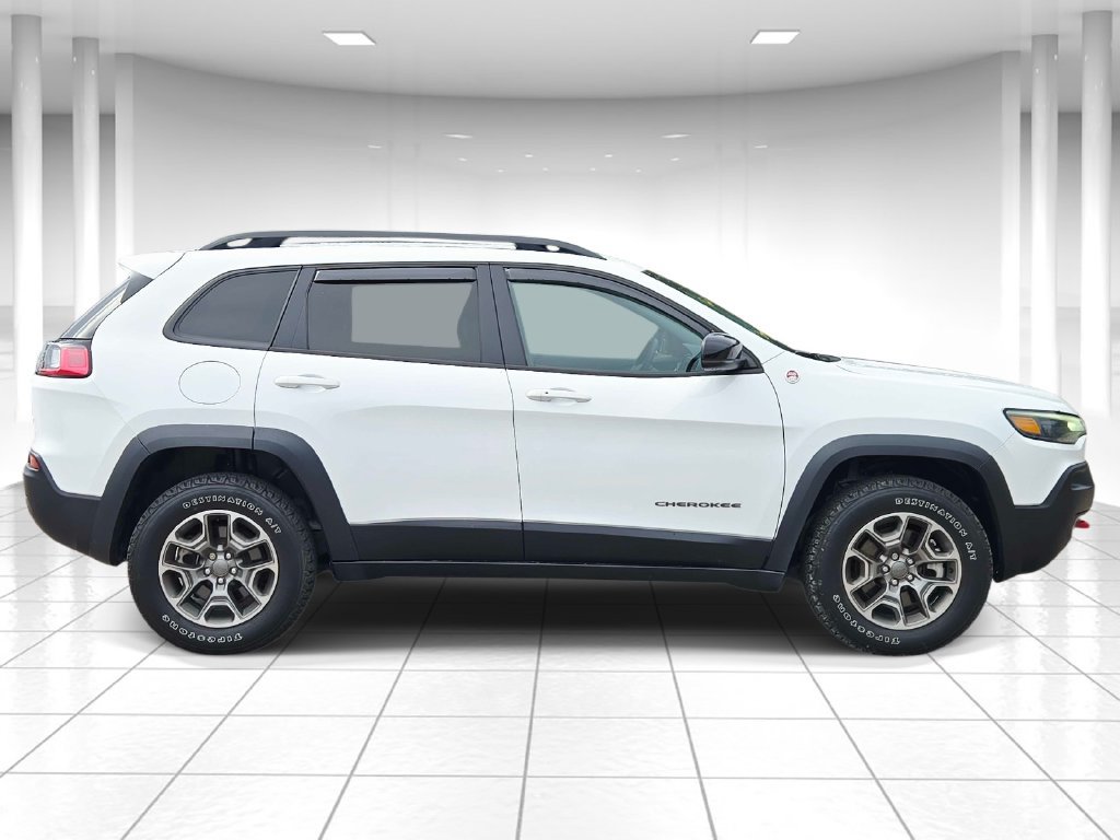 Used 2022 Jeep Cherokee Trailhawk AWD/4WD image 2