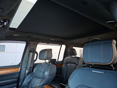 Used 2022 Jeep Grand Wagoneer Series III w/ Rear Seat Video Group 1 image 21