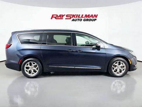 Used 2019 Chrysler Pacifica Limited FWD image 8