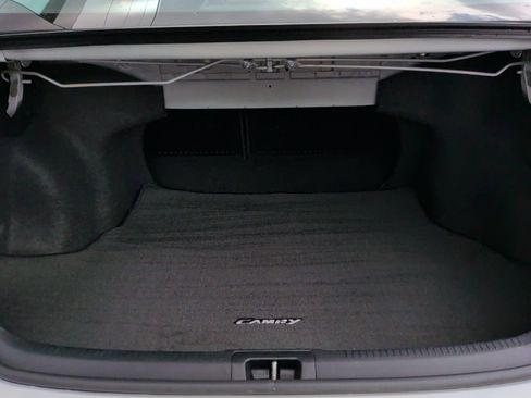 Used 2015 Toyota Camry SE image 9