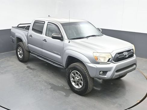 Used 2015 Toyota Tacoma 4x4 Double Cab w/ SR5 Package image 13