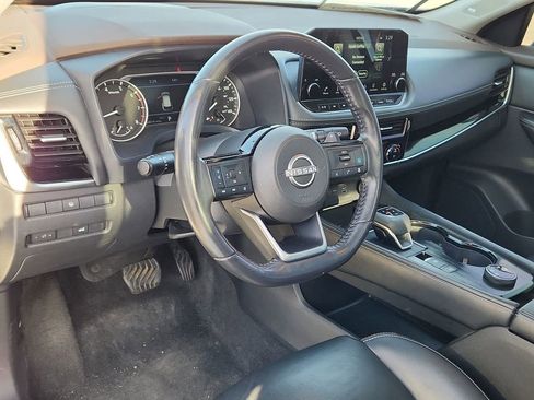 Used 2023 Nissan Rogue SL w/ SL Premium Package image 10