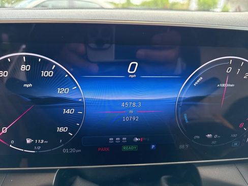 Used 2025 Mercedes-Benz GLC 350e 4MATIC image 3