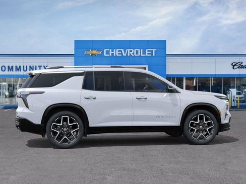 New 2026 Chevrolet Traverse High Country w/ LPO, Floor Liner Package image 6