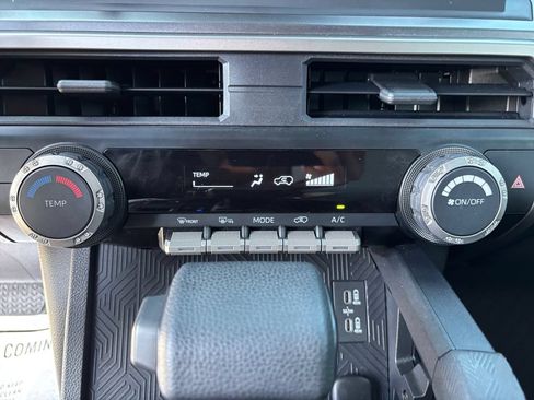Used 2025 Toyota 4Runner SR5 AWD/4WD image 22