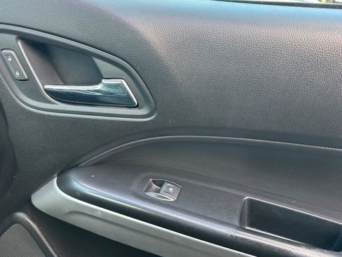 Used 2018 Chevrolet Colorado LT image 17