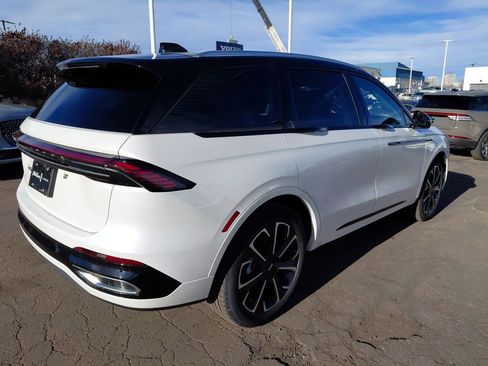 New 2026 Lincoln Nautilus Reserve image 7