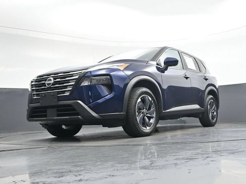 Used 2025 Nissan Rogue SV FWD image 49