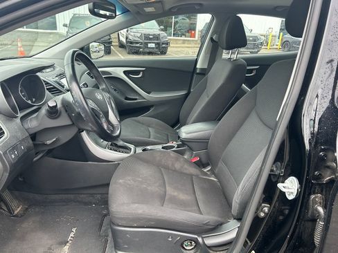 Used 2015 Hyundai Elantra SE w/ Option Group 03 FWD image 5
