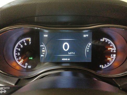 Used 2021 Jeep Grand Cherokee Laredo X image 10