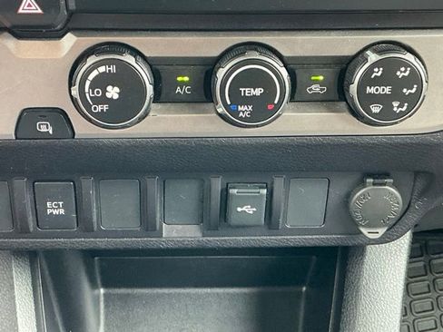 Used 2023 Toyota Tacoma SR RWD image 13