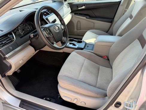 Used 2012 Toyota Camry LE FWD image 7