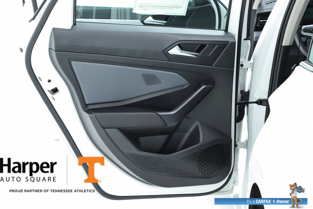 Used 2025 Volkswagen Jetta SE w/ Sunroof Package FWD image 17