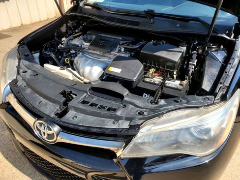 Used 2016 Toyota Camry SE FWD image 44