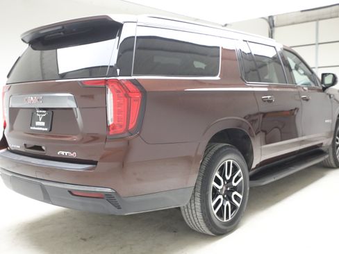 Used 2022 GMC Yukon XL AT4 AWD/4WD image 5