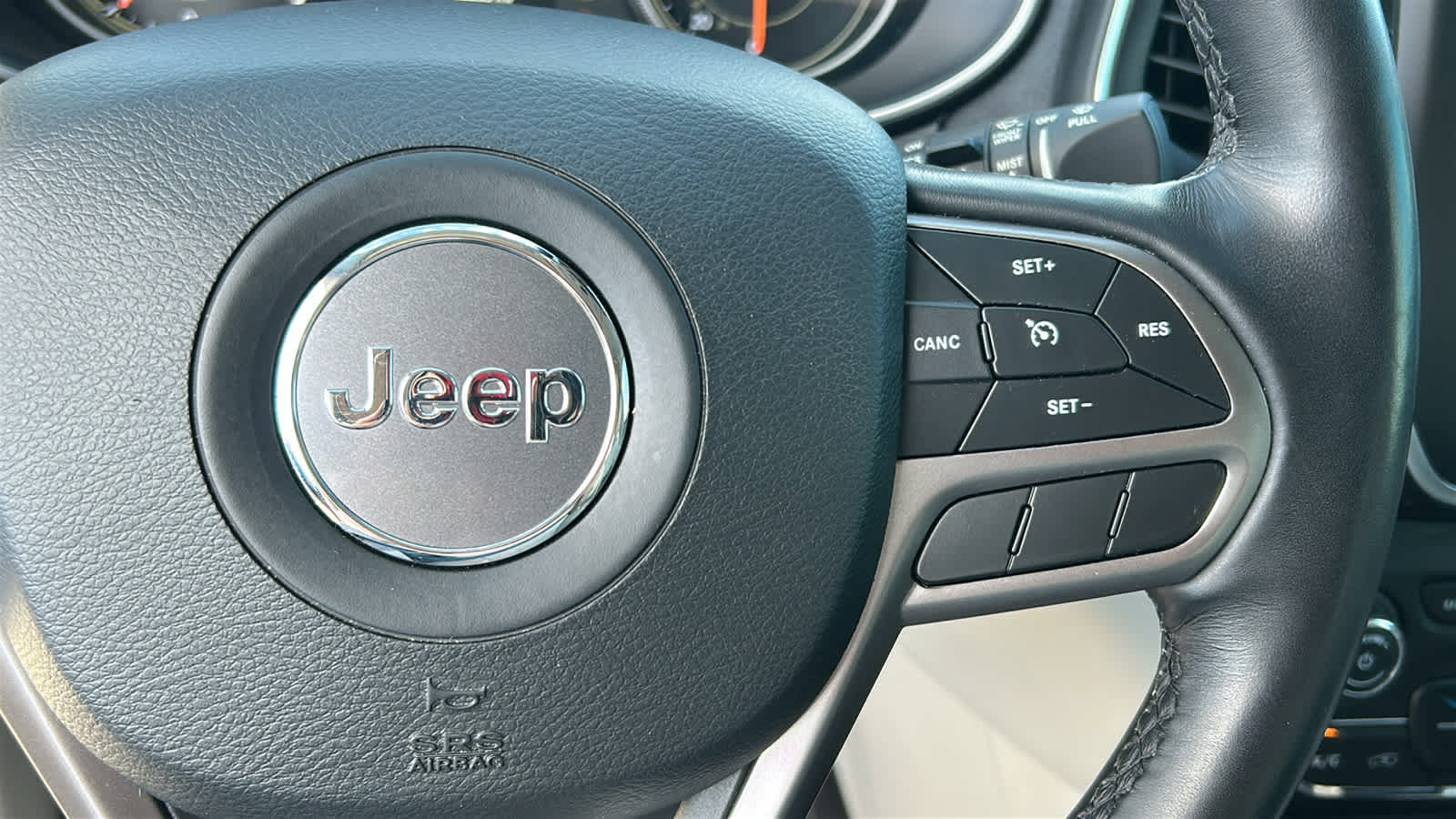 Used 2021 Jeep Cherokee Latitude Plus AWD/4WD image 20