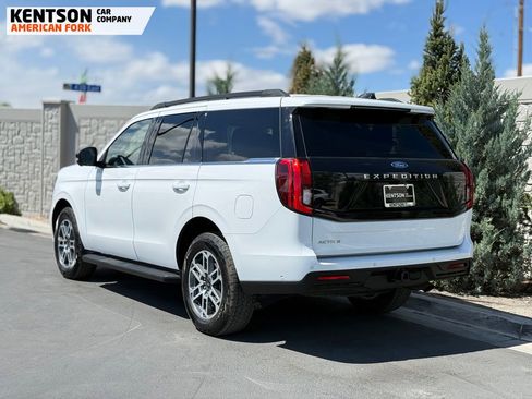 Used 2025 Ford Expedition Active AWD/4WD image 6