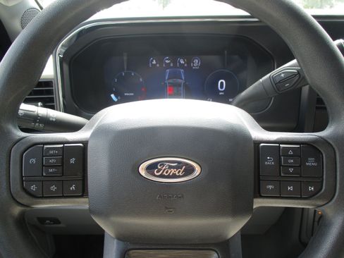 Used 2024 Ford F250 XLT w/ XLT Premium Package AWD/4WD image 11