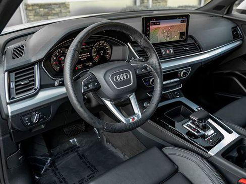 Certified 2025 Audi Q5 2.0T Premium Plus w/ Premium Plus Package AWD/4WD image 15