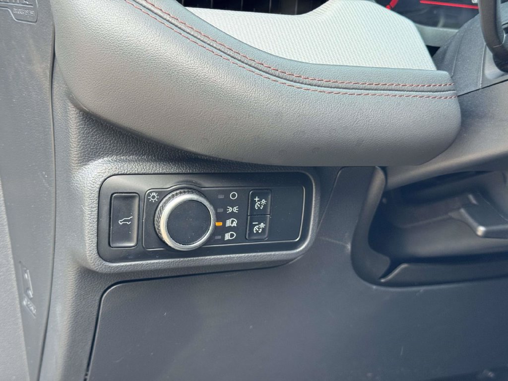Used 2025 Ford Explorer Active RWD image 9