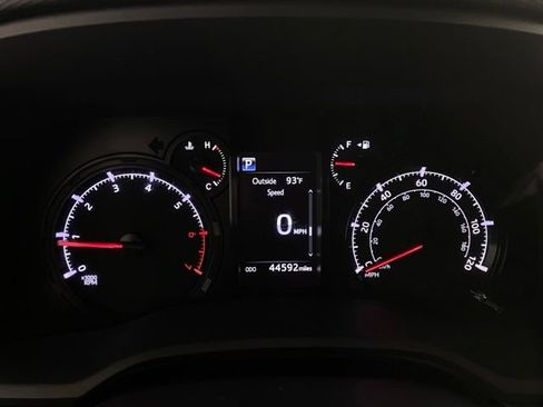 Used 2022 Toyota 4Runner SR5 Premium w/ Moonroof Package AWD/4WD image 18