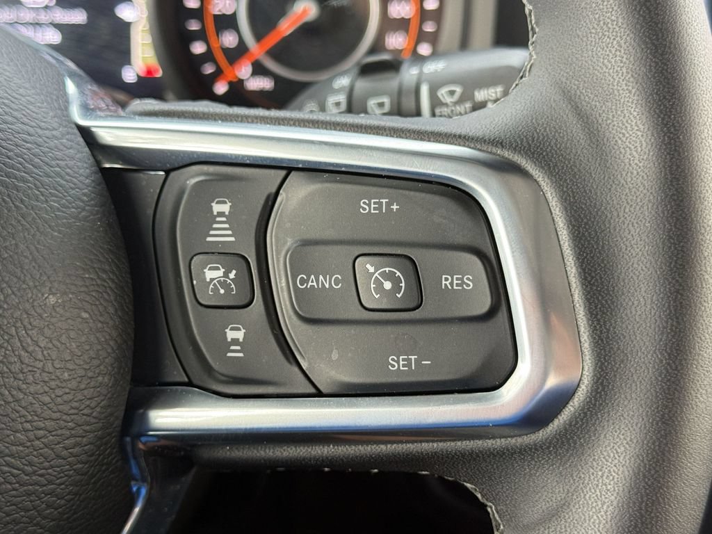 Used 2026 Jeep Wrangler Unlimited Sahara AWD/4WD image 25