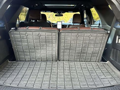 Used 2022 Ford Explorer Platinum w/ Equipment Group 601A image 16