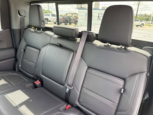 Used 2022 GMC Sierra 1500 Denali w/ Denali Premium Package AWD/4WD image 17