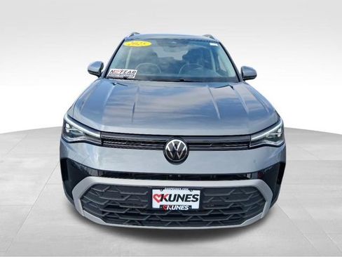 Used 2025 Volkswagen Taos SE image 14