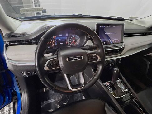 Used 2022 Jeep Compass Limited image 7