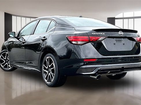 Used 2024 Nissan Sentra SR w/ SR Premium Package image 4