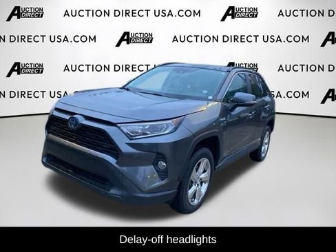 Used 2021 Toyota RAV4 XLE Premium image 7