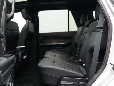 Used 2019 Ford Expedition Limited w/ Equipment Group 302A AWD/4WD image 29